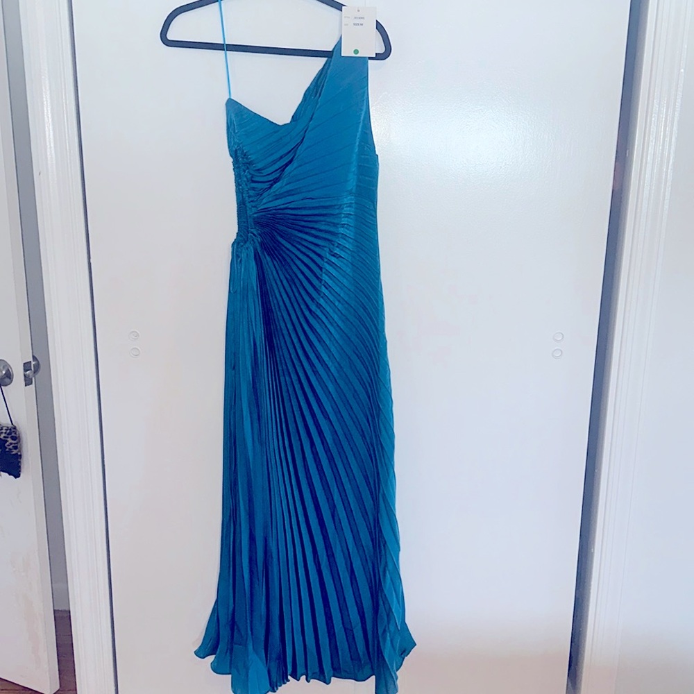One shoulder dress
